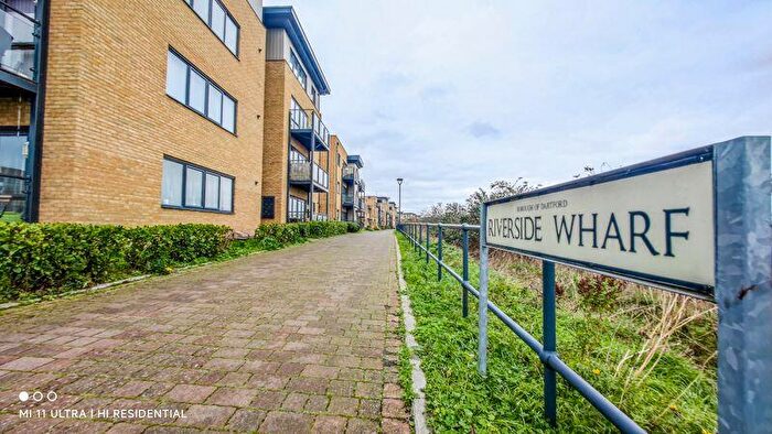 2 Bedroom Flat To Rent In Riverside Wharf, Dartford, DA1