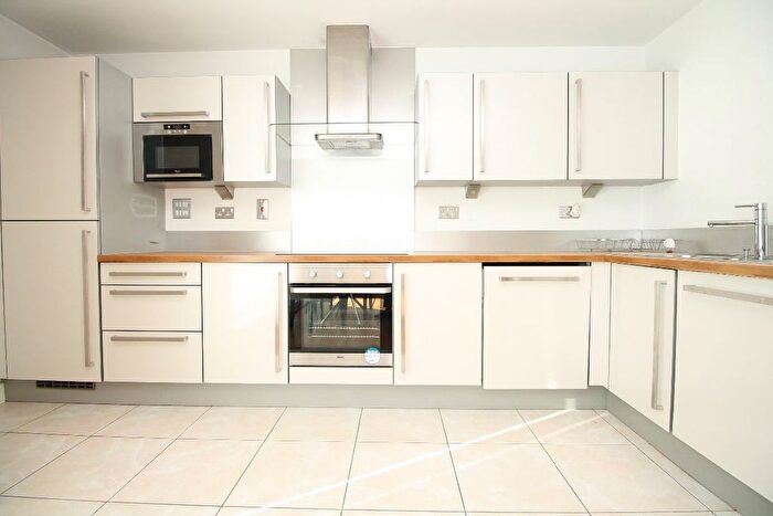 2 Bedroom Flat To Rent In Elektron Tower, Blackwall Way, London, E14