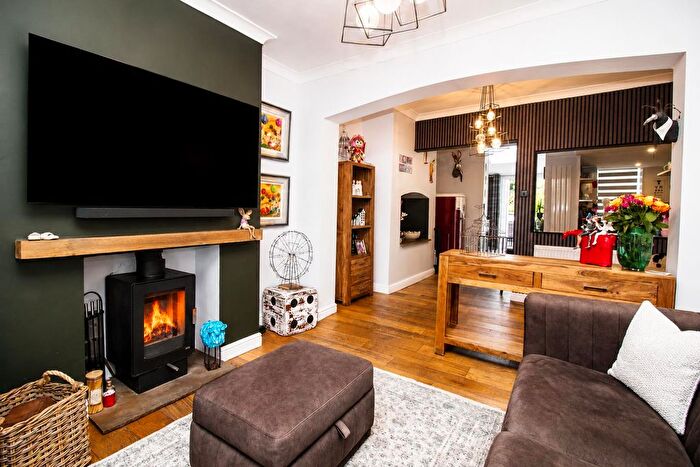 3 Bedroom Terraced House For Sale In Blackamoor Road, Guide, BB1