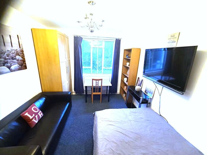 1 Bedroom Flat To Rent In Kings Road, Chelsea, London, SW10