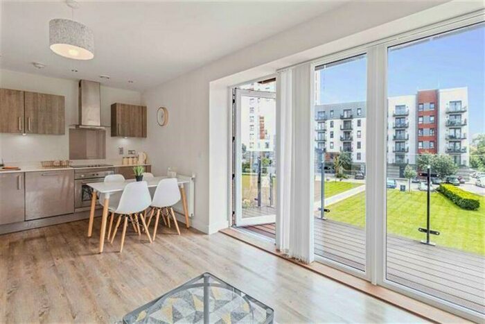 2 Bedroom Apartment To Rent In Peninsula Quay, Pegasus Way, ME7