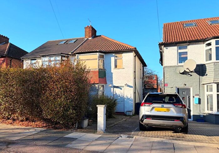 3 Bedroom Semi-Detached House For Sale In Cheviot Gardens, Cricklewood, London, NW2