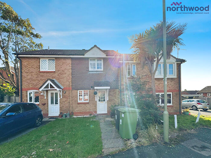 2 Bedroom Terraced House To Rent In Devonshire Gardens, Bursledon, Southampton, SO31