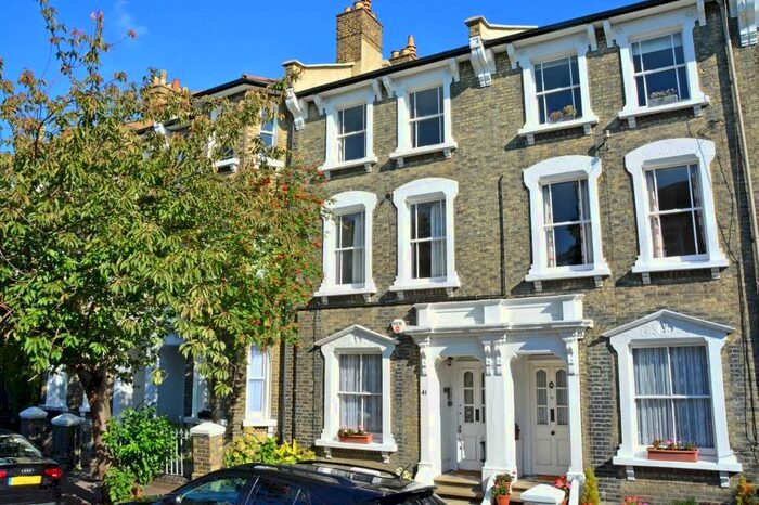 2 Bedroom Flat To Rent In Quentin Road, London, SE13