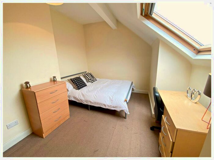 5 Bedroom Terraced House To Rent In Club Garden Road, S11