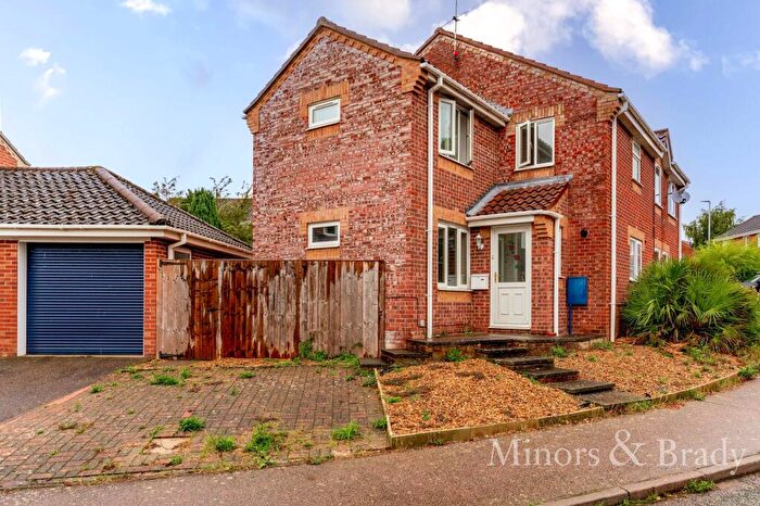 3 Bedroom Semi-Detached House To Rent In Wherry Close, North Walsham, NR28