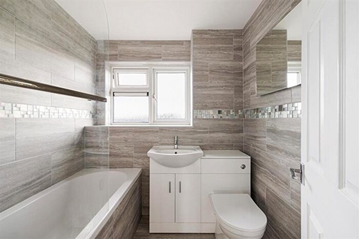 2 Bedroom Apartment To Rent In Mill Lane, Woodford Green, IG8