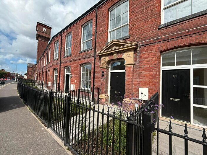 1 Bedroom Apartment For Sale In Hempshaw Lane, Offerton, Stockport, SK2