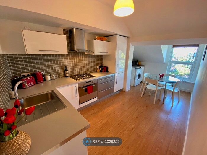 2 Bedroom Flat To Rent In Mersey Road, Crosby, Liverpool, L23