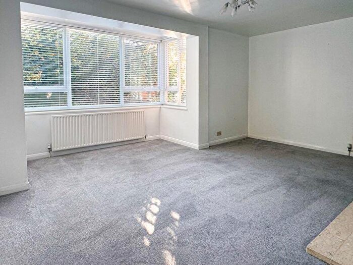 2 Bedroom Flat For Sale In Limmer Lane, Felpham Village, PO22