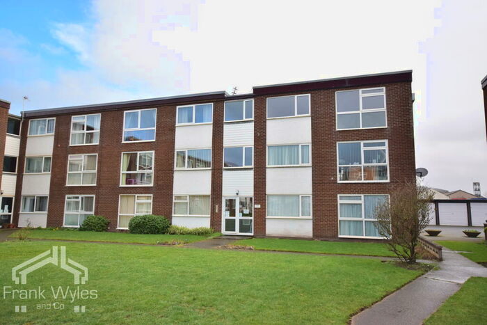 2 Bedroom Flat To Rent In Flat, St Leonards Court, Fleet Street, Lytham St Annes, Lancashire, FY8