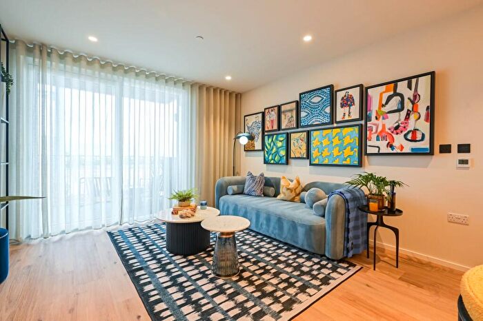 1 Bedroom Flat For Sale In Heron Wharf, Poplar, E14