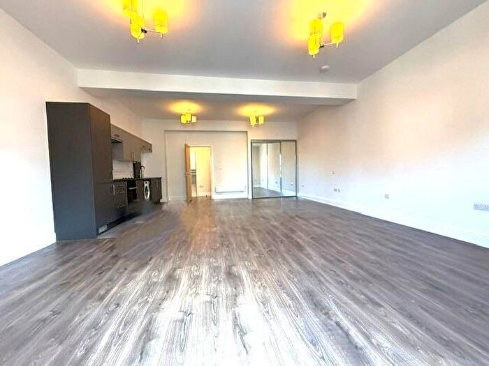 Studio To Rent In Cranbrook Road, Ilford, London, IG1