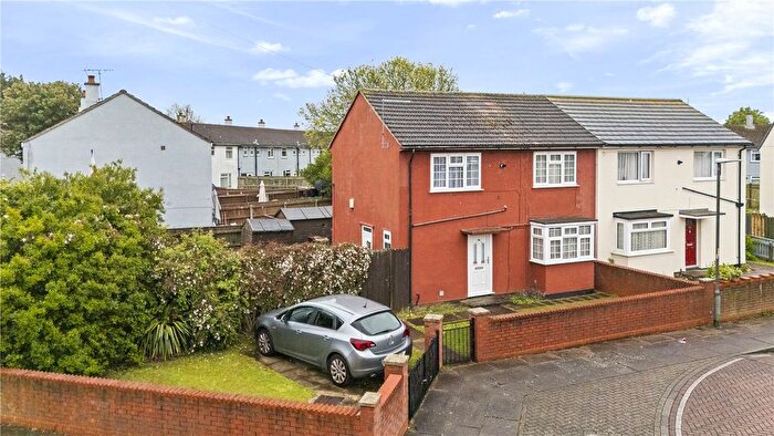 3 Bedroom Semi-Detached House For Sale In Carnforth Crescent, Grimsby, N E Lincs, DN34