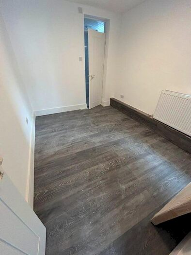 1 Bedroom Flat To Rent In Ley Street, Ilford, IG2