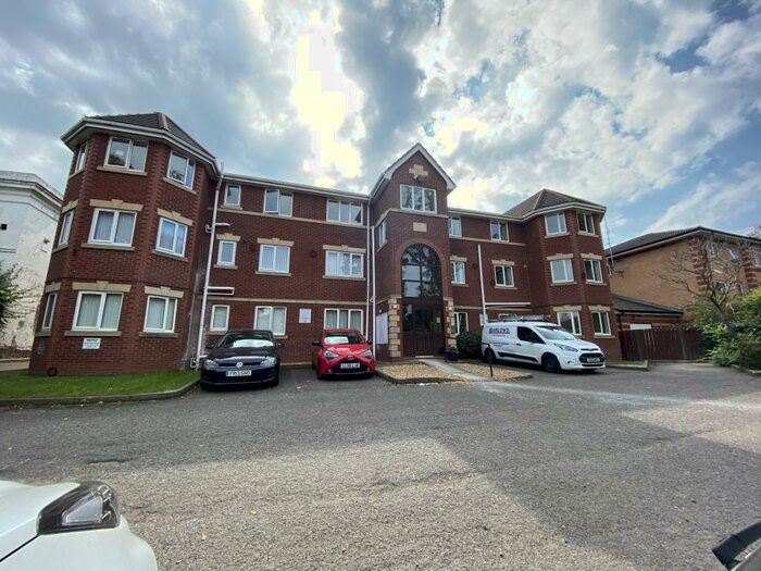 Studio To Rent In Grosvenor Road, Prenton, CH43