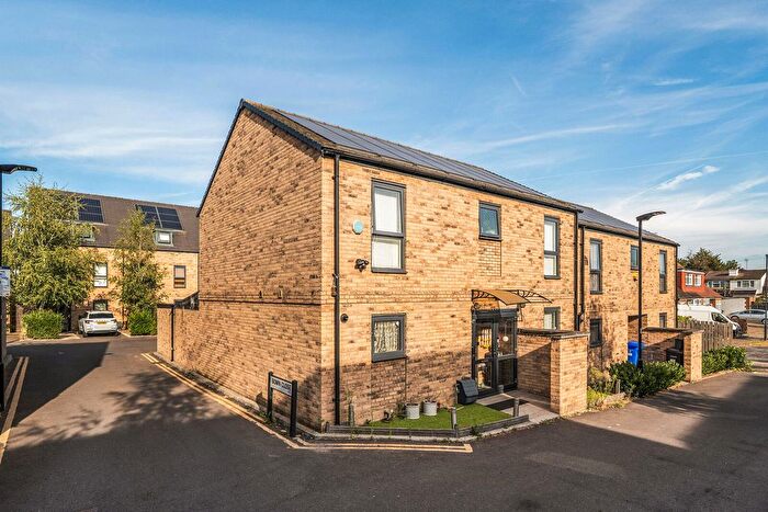 4 Bedroom Semi-Detached House For Sale In Lange Road, Harrow, Harrow, HA2