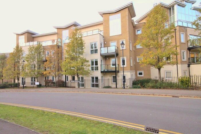 3 Bedroom Flat To Rent In Elizabeth Jennings Way, Oxford, OX2