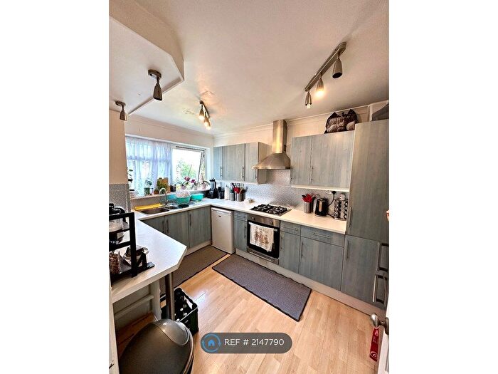 2 Bedroom Flat To Rent In Bilsby Lodge, Wembley, HA9