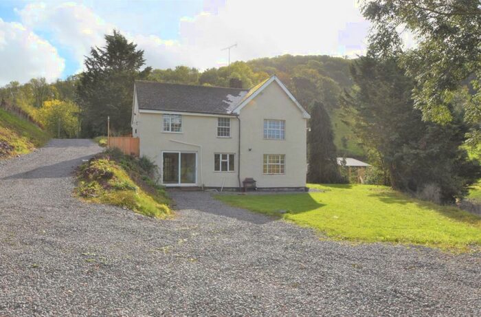 2 Bedroom Flat To Rent In Bickleigh, Tiverton, Devon, EX16