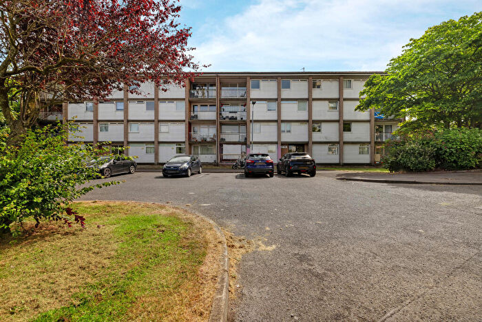 2 Bedroom Flat For Sale In Denholm Crescent, East Kilbride, Glasgow, South Lanarkshire, G75