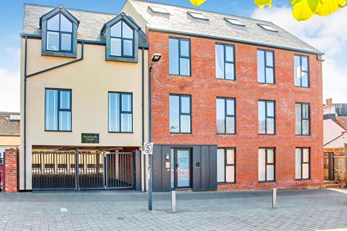 2 Bedroom Flat For Sale In Mariners Court, Gloucester Docks, GL1