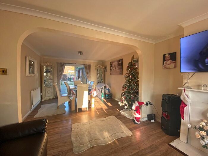 3 Bedroom Terraced House To Rent In Cygnet Avenue, Feltham, TW14