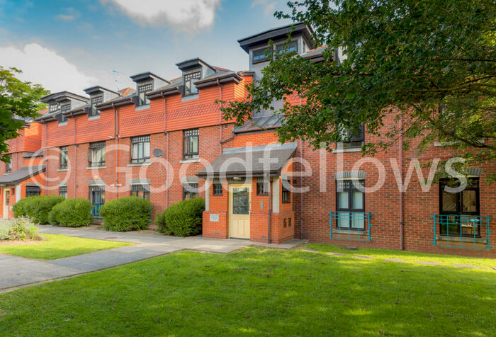1 Bedroom Apartment To Rent In Bolton Drive, Morden, Surrey, SM4