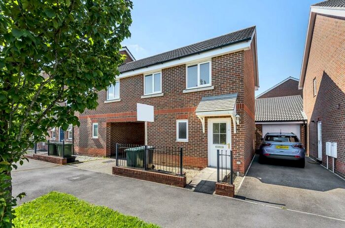 3 Bedroom Coach House To Rent In South Street, Eastleigh, SO50