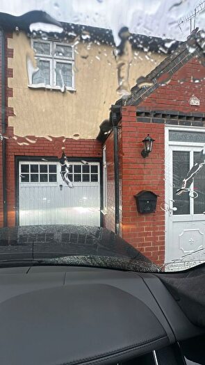 5 Bedroom Detached House To Rent In Lewsey Road, Luton, LU4