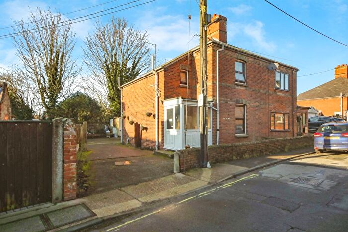 3 Bedroom Semi-Detached House For Sale In Dinsdale Road, Leiston, IP16