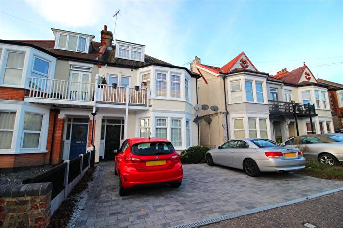 2 Bedroom Apartment To Rent In Whitefriars Crescent, Westcliff-on-Sea, SS0