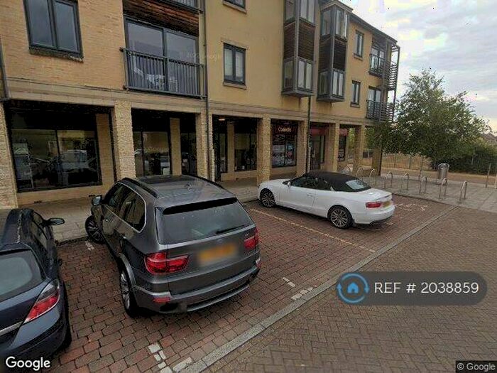2 Bedroom Flat To Rent In Thornhill Close, Carterton, OX18