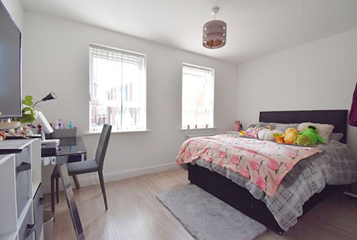 5 Bedroom Terraced House For Sale In Canal View, Coventry, CV1