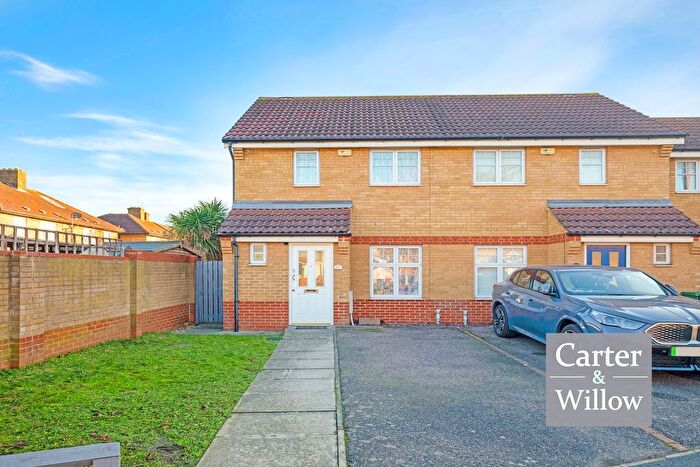 2 Bedroom End Terrace House For Sale In Winding Way, Dagenham, RM8