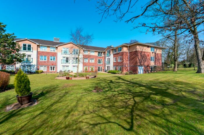 1 Bedroom Flat For Sale In Heyeswood, Haydock, WA11