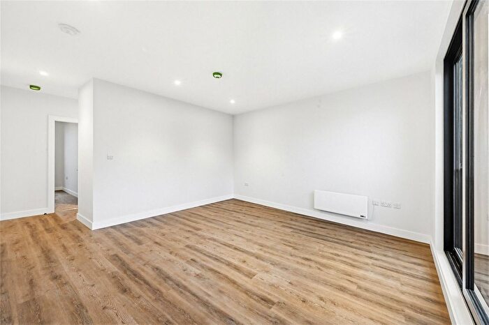 2 Bedroom Flat To Rent In Paddenswick Road, London, W6