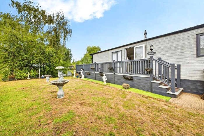 2 Bedroom Detached House For Sale In Moorhen Island, Billing Aquadrome, Northampton, Northamptonshire, NN3