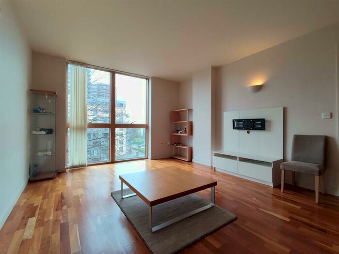 1 Bedroom Apartment To Rent In Gainsborough Studios, London, N1