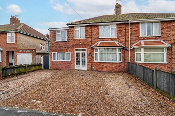4 Bedroom Semi-Detached House For Sale In Mount Pleasant, Lowestoft, NR32