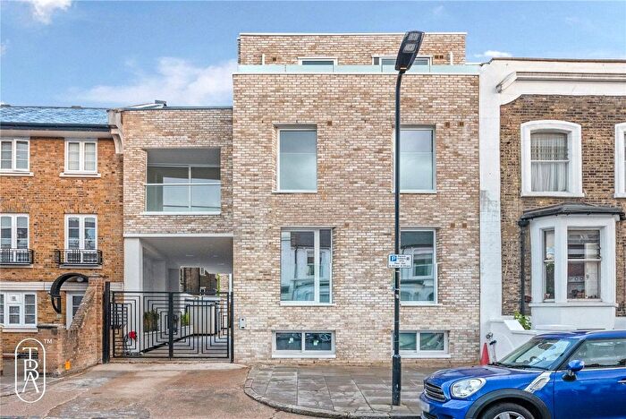 2 Bedroom Flat To Rent In Powell Road, London, E5