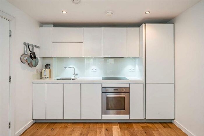 1 Bedroom Flat To Rent In Offenham Road, Oval, SW9