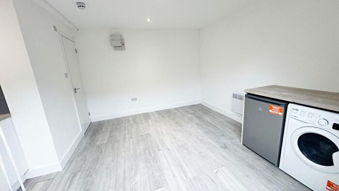 Studio To Rent In Edmeston Close, Homerton, E9