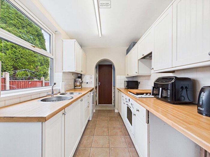3 Bedroom Terraced House For Sale In Derby Road, S40