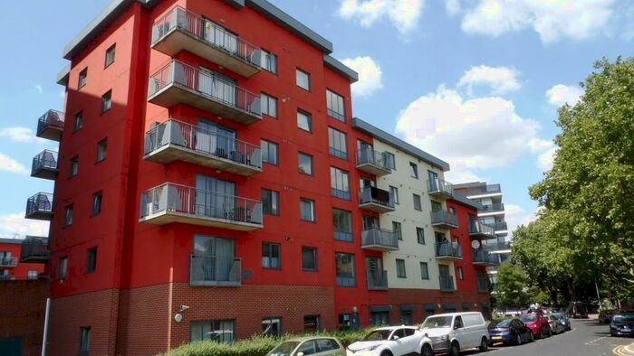 1 Bedroom Flat To Rent In Runnel Court, Barking, IG11