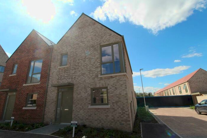 3 Bedroom Semi-Detached House To Rent In Grey Way, Cambridge, CB5