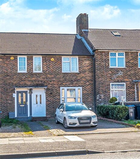 3 Bedroom Terraced House For Sale In Middleton Road, Morden, SM4