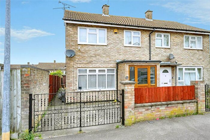 2 Bedroom Semi Detached House For Sale In Leaf Road, Houghton Regis, Dunstable, Bedfordshire, LU5