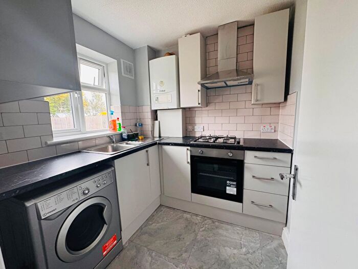 2 Bedroom Flat To Rent In Bel Lane, TW13