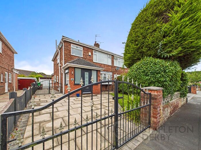 3 Bedroom Semi-Detached House For Sale In Mooreway, Rainhill, Prescot, L35